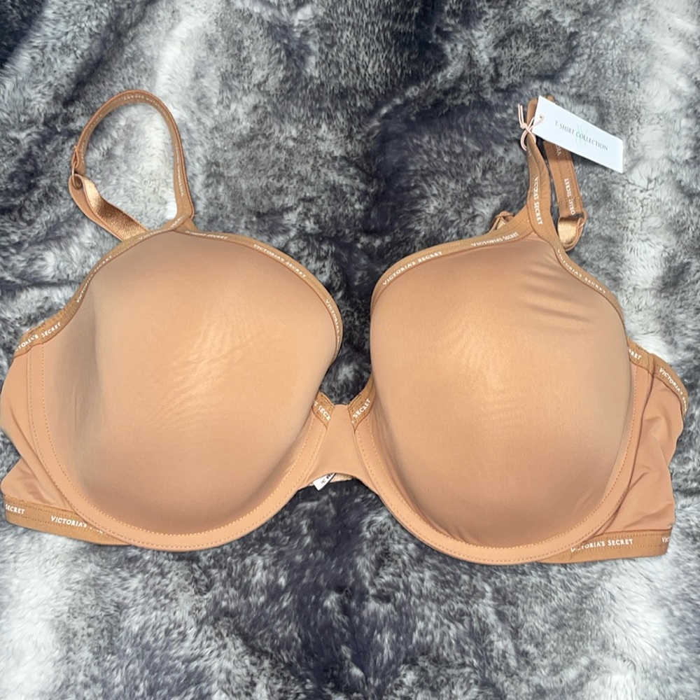 Victoria’s Secret 40D t-shirt lightly lined full coverage bra